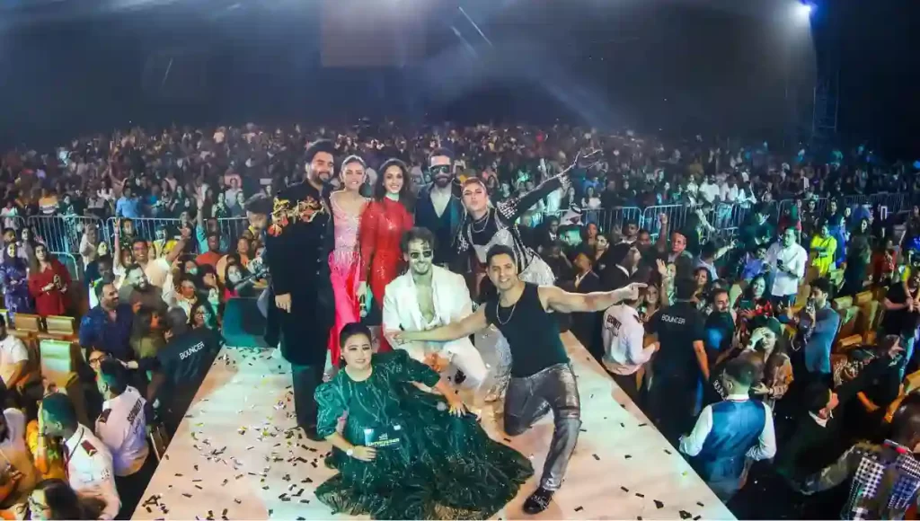 Varun Dhawan, Tiger Shroff, Kiara Advani performed in Doha, fans want to see them together in the film